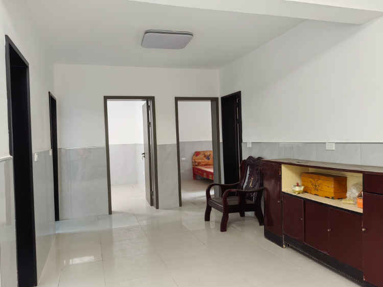 三房两厅两卫好房出租