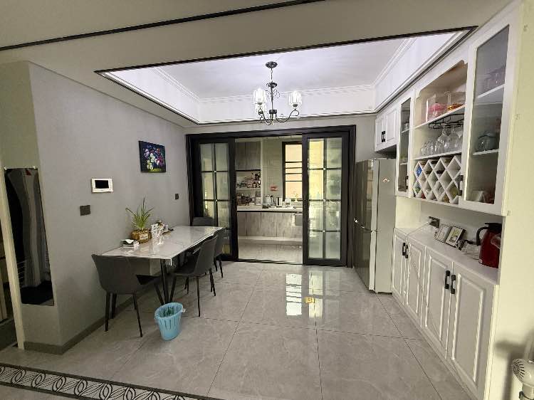 天然氧吧绿地香格里拉精装电梯小洋房（整屋品牌家具电器全送）