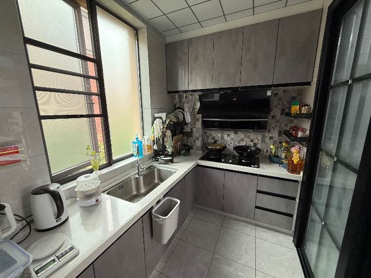 天然氧吧绿地香格里拉精装电梯小洋房（整屋品牌家具电器全送）