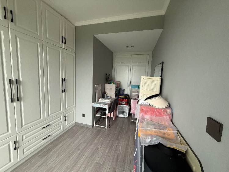 天然氧吧绿地香格里拉精装电梯小洋房（整屋品牌家具电器全送）