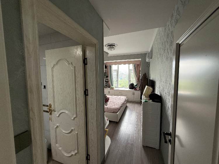 天然氧吧绿地香格里拉精装电梯小洋房（整屋品牌家具电器全送）