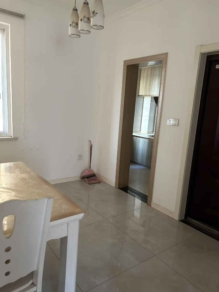 锦江国际边户25楼86平2室两厅便宜出租