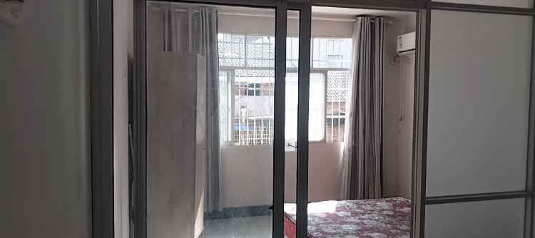 步行街标准单间房